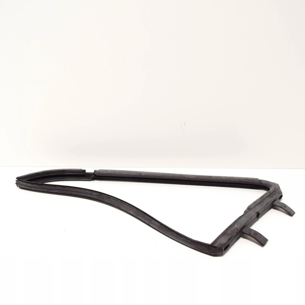 Bmw 1502 прокладка правой стекло вентиляционной 51321815012 1815012 oem с Разборки