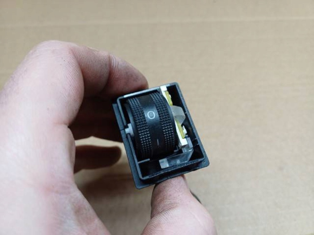 фото №3, Audi q5 8r кнопка высоты света 8r0941301