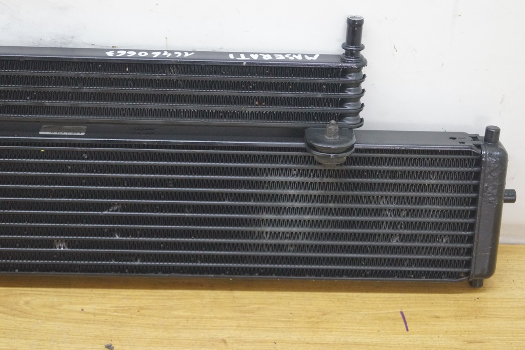 фото №5, Радіатор оливи maserati оригінальний номер 16460663