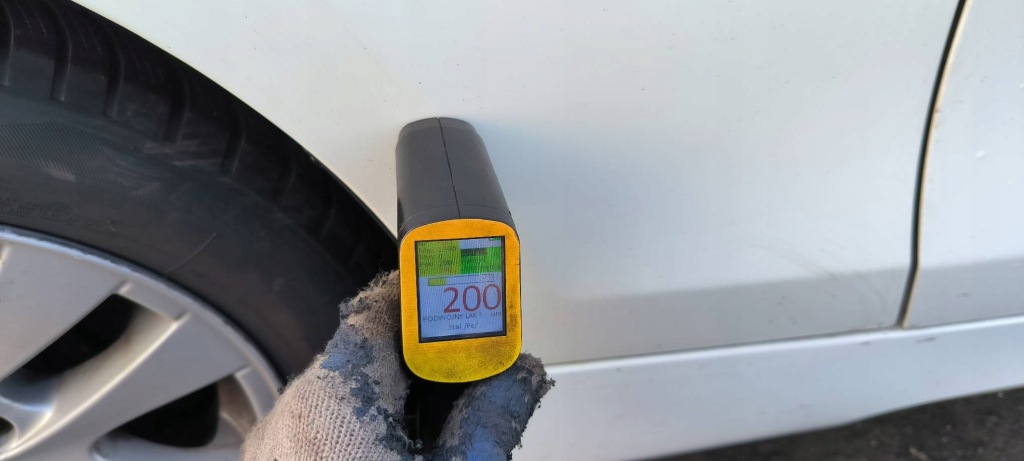 Крыло  левое  перед alpinweiss 300 bmw seria 1 e87 Киев