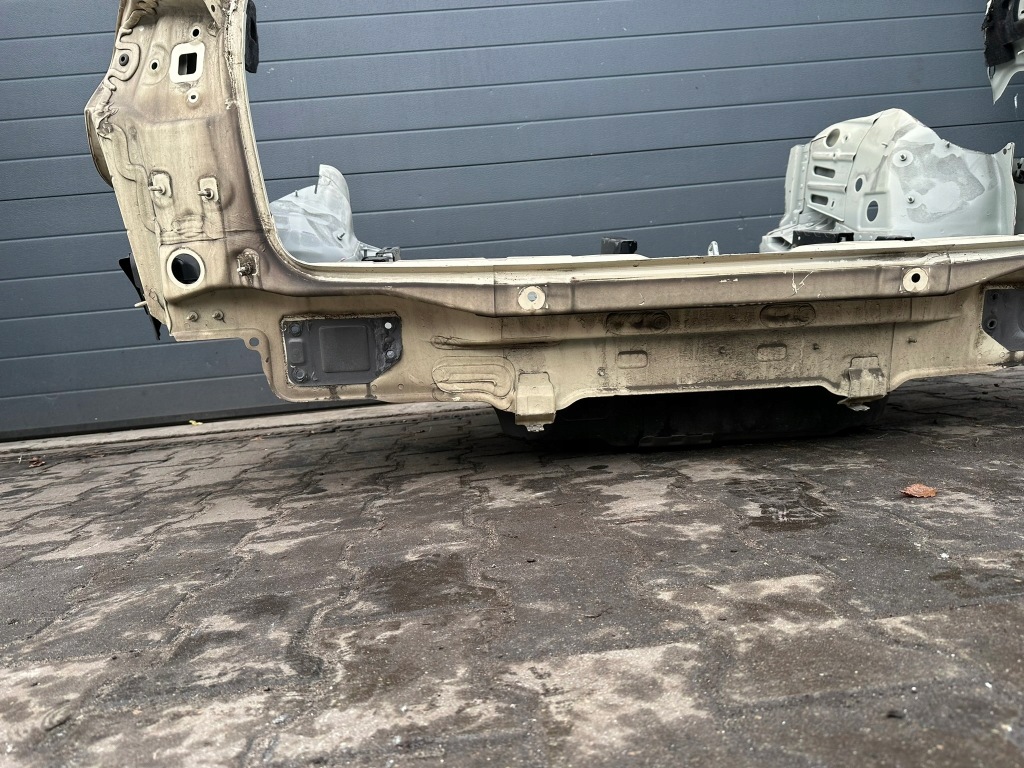 Ремень задний, поддон задний , tył,ściana mercedes e klasa w213 zk, универсал, c623 Недорого