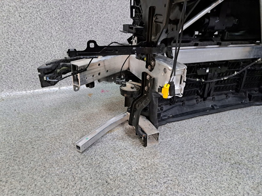 фото №9, Bmw x1 u11 m-pakiet mpakiet pas передний усилитель балка жалюзи замок