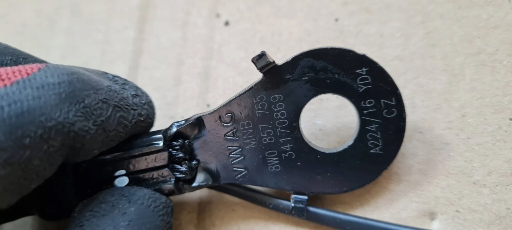 Q7 4m 2 клипса поперечина правая перед сиденье 8w0857755 Киев