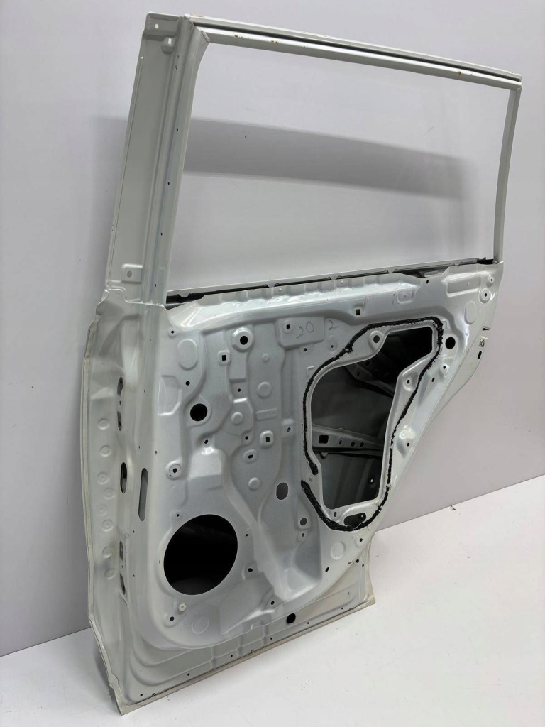 Купить Toyota rav4 rav 4 v 18- дверь правое  задняя задняя