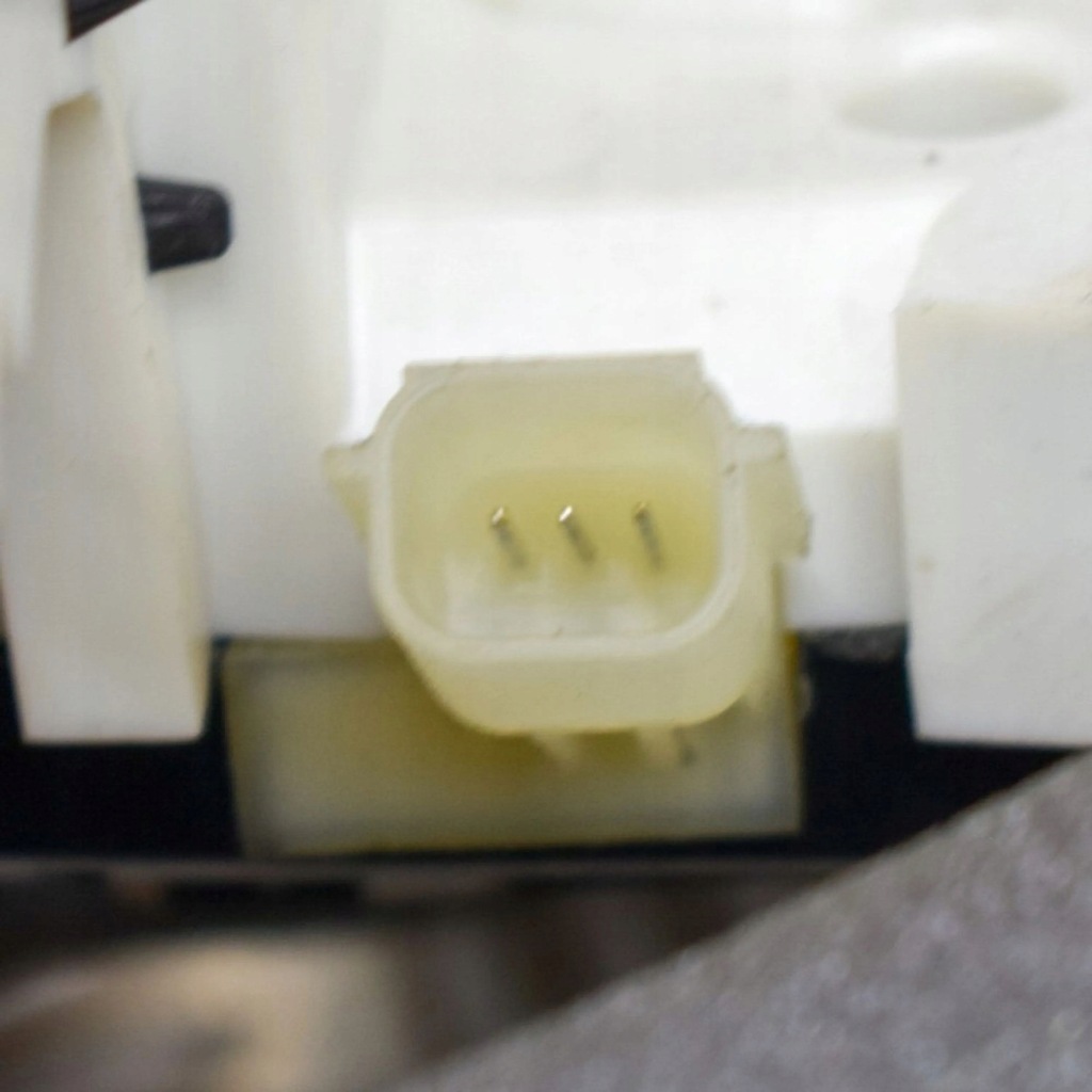 фото №7, Maserati levante 2023 ліва сторона замок двері задніх