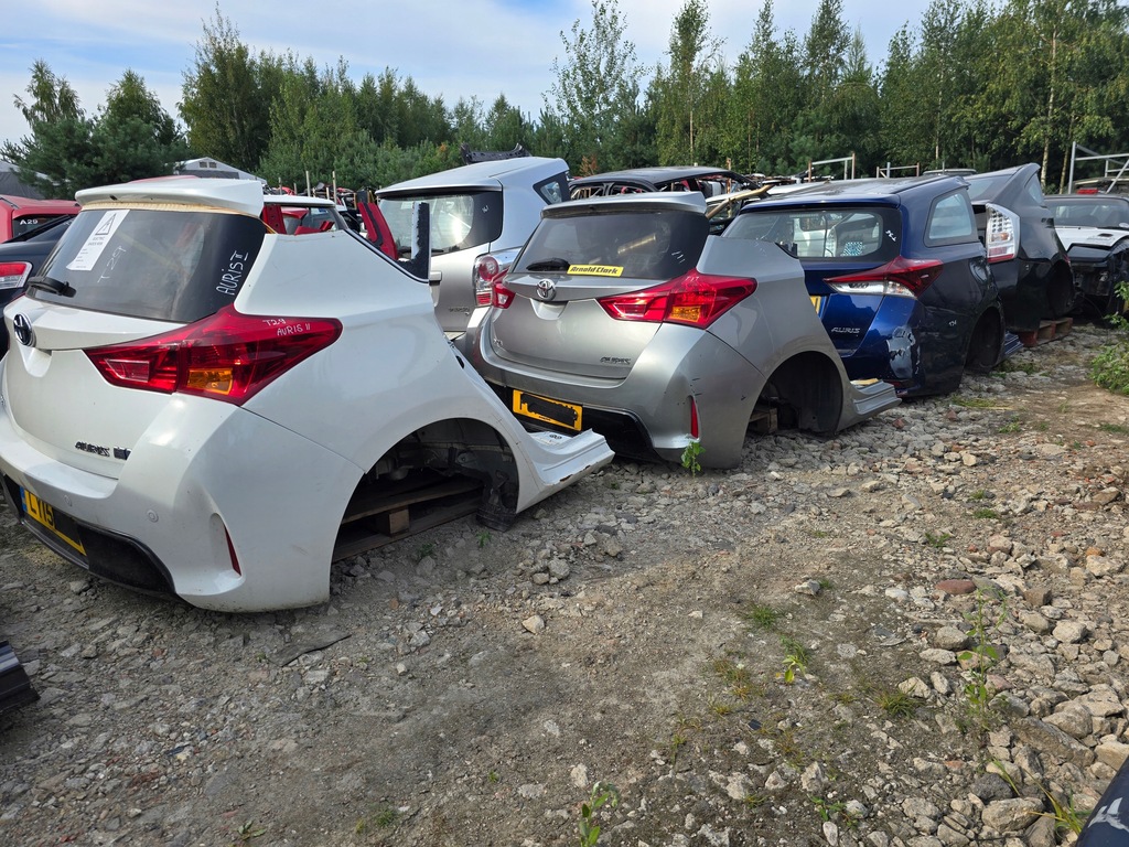 фото №5, Toyota auris ii треугольник заглушка крыла правая 60117-02110