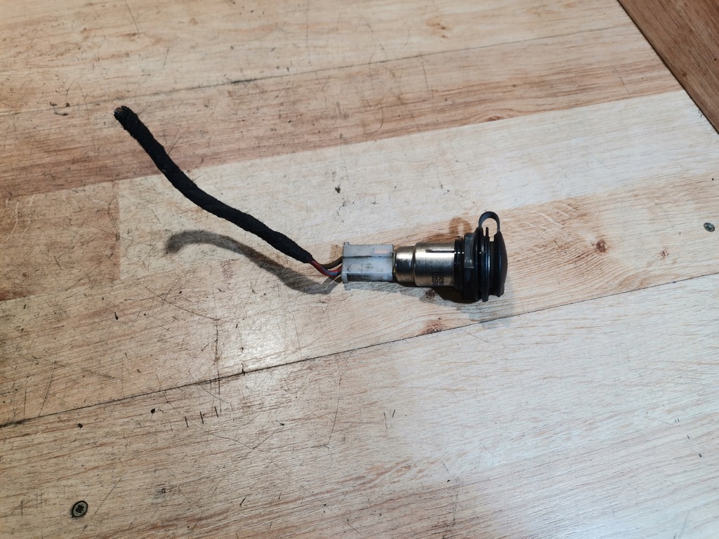 фото №1, Роз'єм прикурювача вкладиш vw pasasat b5 3b0925071