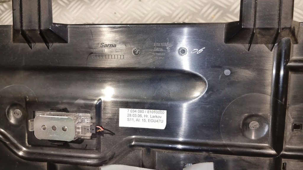 фото №8, Bmw 5 e60 e61 рамка каркас корпус бардачка пассажира 7034080 лампа 6962040