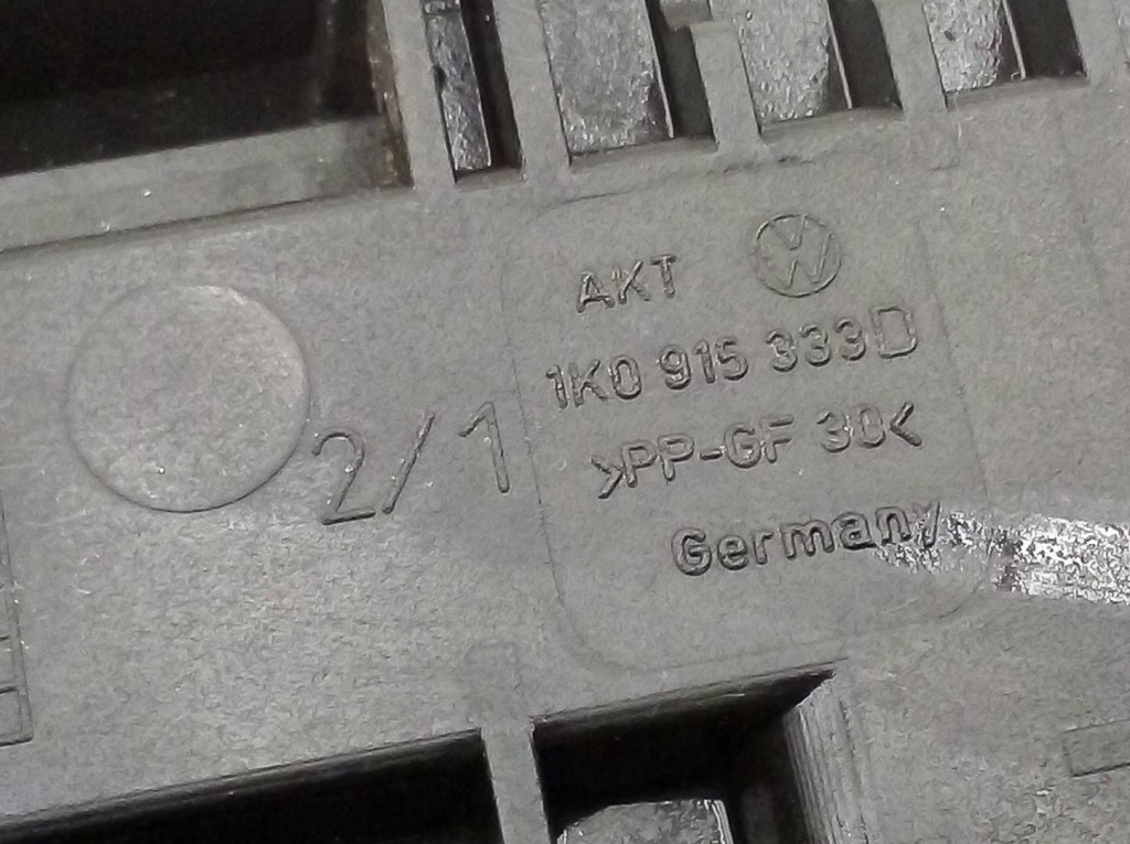 Seat leon 1p 2009 1k0915333d основание аккумулятор Киев