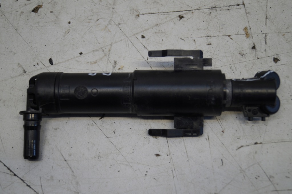 Насадка омивач ліхтарі  правий перед bmw g30 g31 Недорого