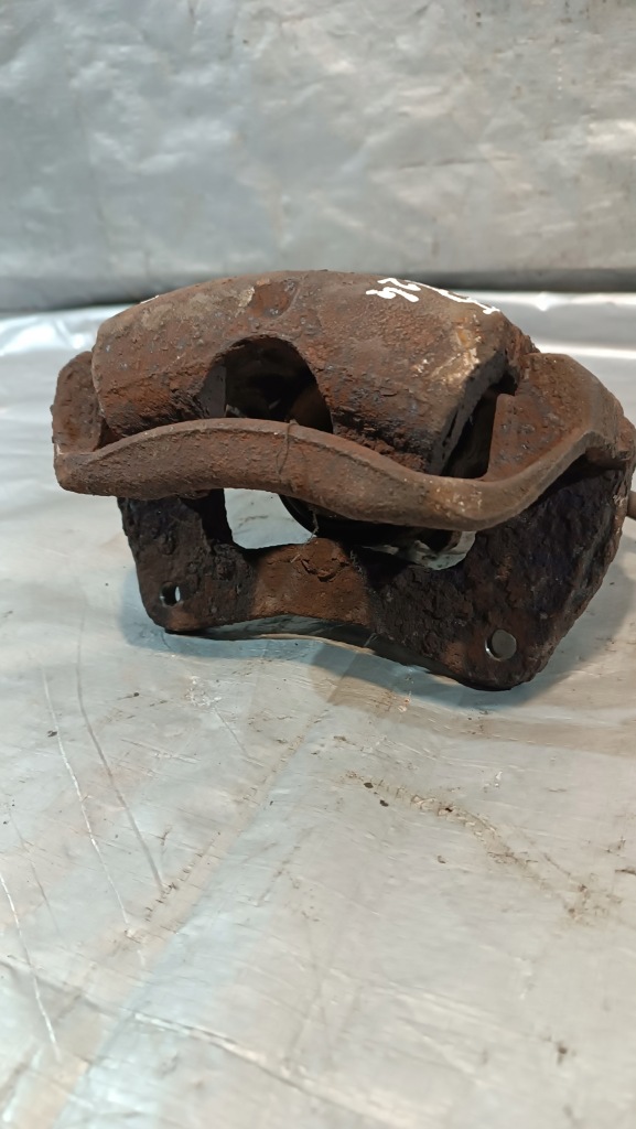 фото №8, Суппорт тормозной volvo v40 левый перед 1.9d lift