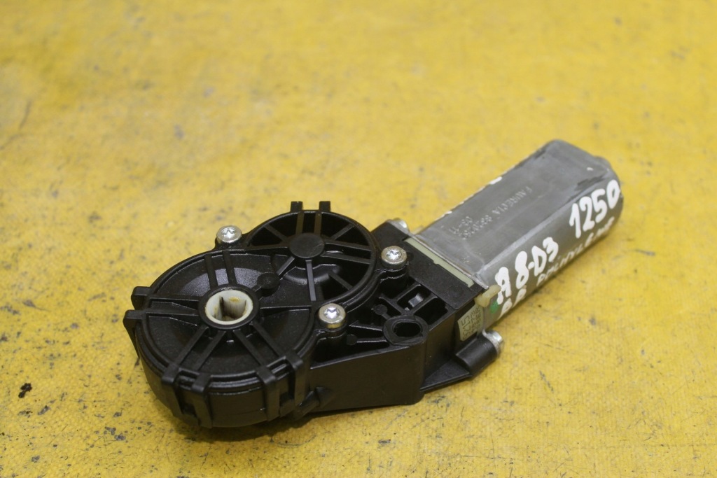 фото №1, Моторчик спинка сидіння перед a8 d3 0390203222