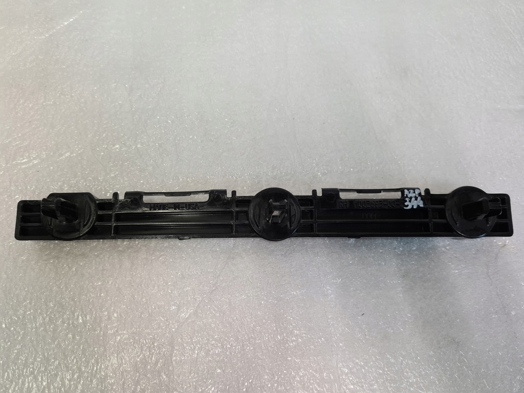 фото №1, Tesla s кронштейн поріг праве 1003693-00-c