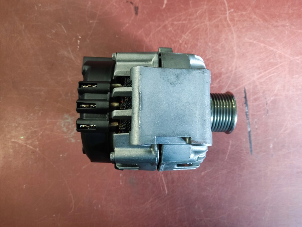 Купить Генератор valeo mercedes a0009060903 новый