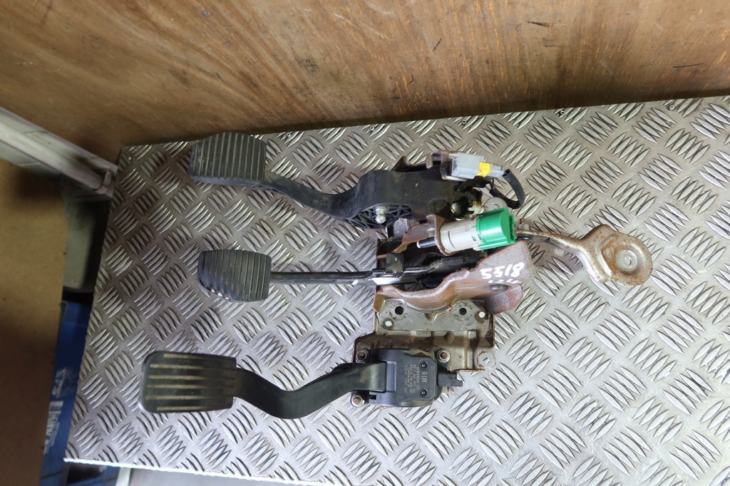 фото №1, Комплект педалей c4 ii f00c3p2706