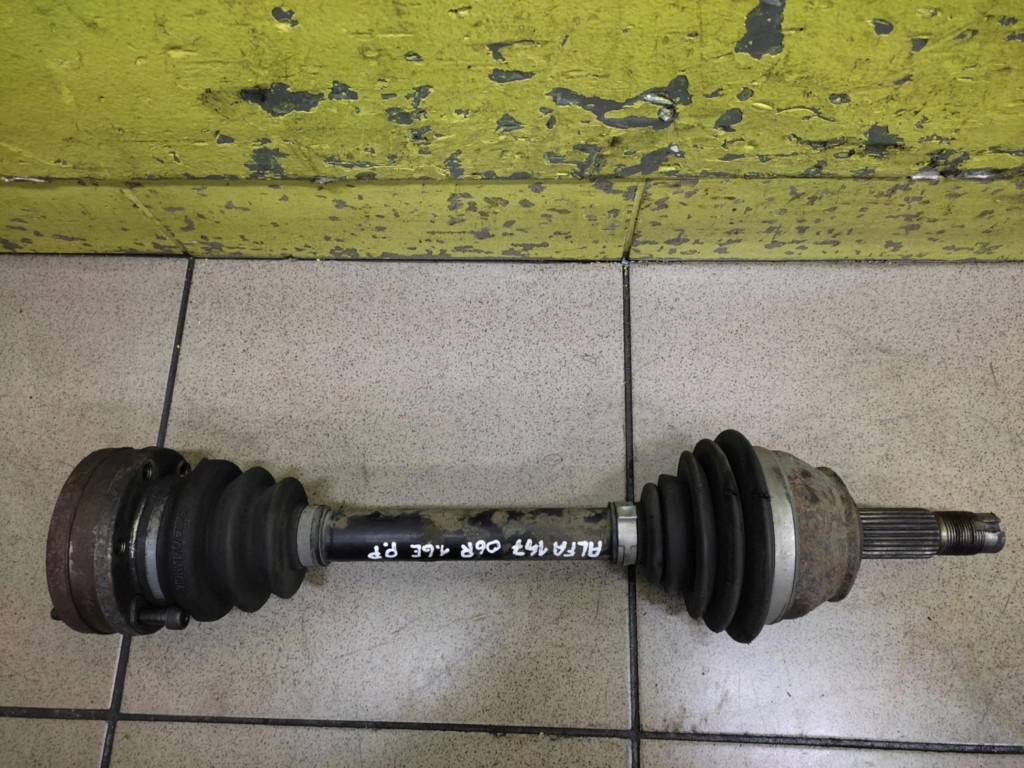 Купить Alfa romeo 147 1.6 приводной вал правый  перед