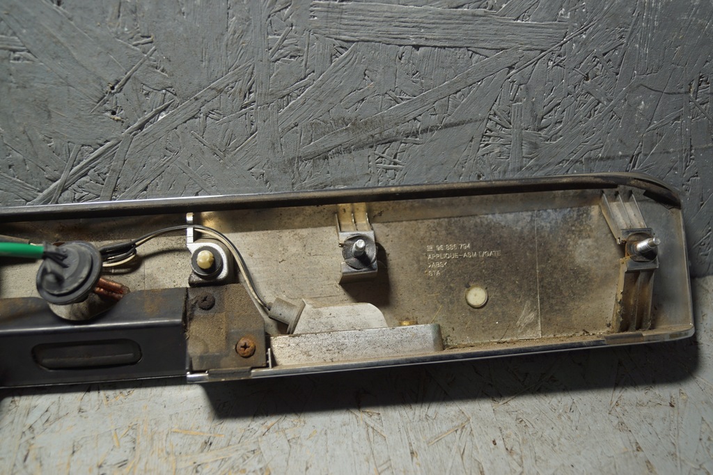 фото №13, Накладка кришки задня chevrolet orlando 96886794