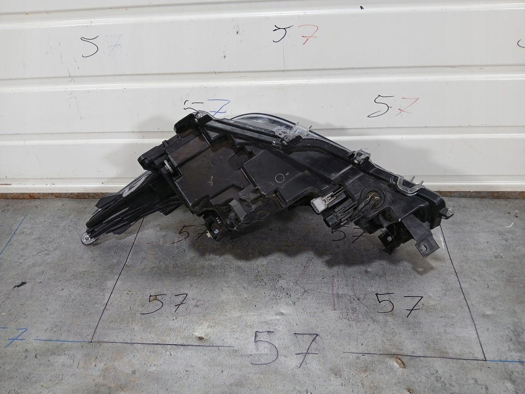 фото №10, Toyota corolla e21 lift 2022- фара правий лампа 81110-02t51-00 оригінальний номер