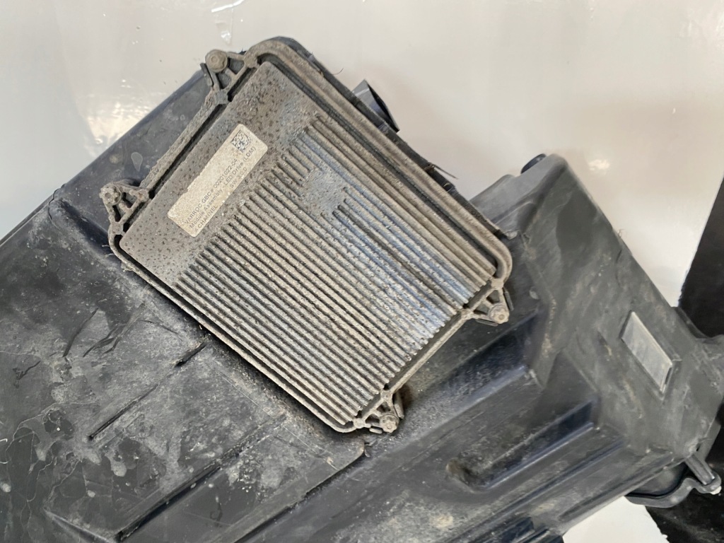 Tesla s рестайлинг  фара правый перед full led 105357300c в Украине