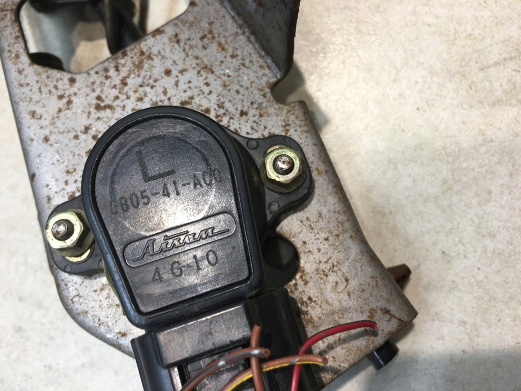 фото №7, Потенциометр газа mazda 6 gg 2.0 d cb0541a00