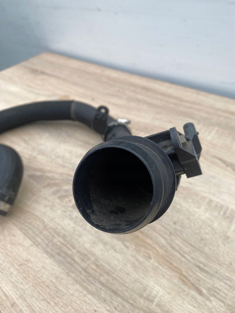 Труба шланг воздуха peugeot 308 2 citroen c4 picasso 2 - 9801902880 Недорого