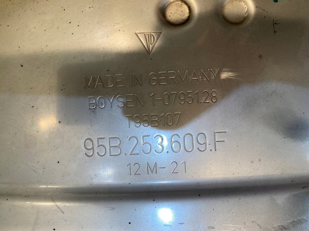 фото №13, Porsche macan 95b вихлоп гасник кінцевий лівий