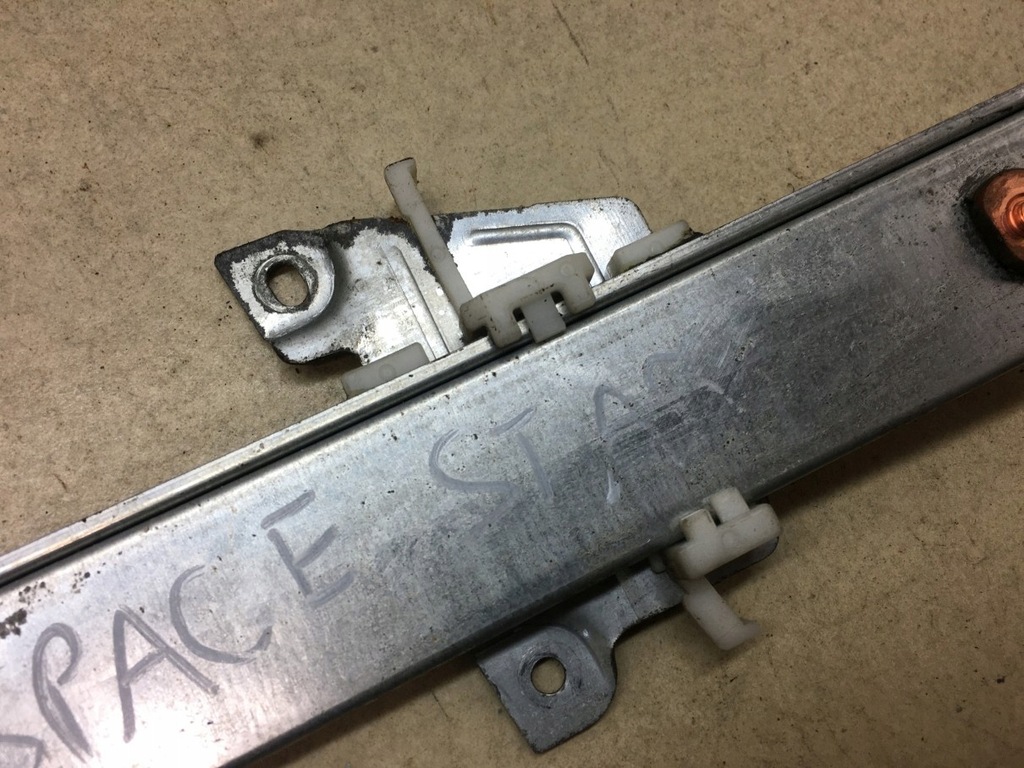 фото №5, Подъемник стекло правый перед space star