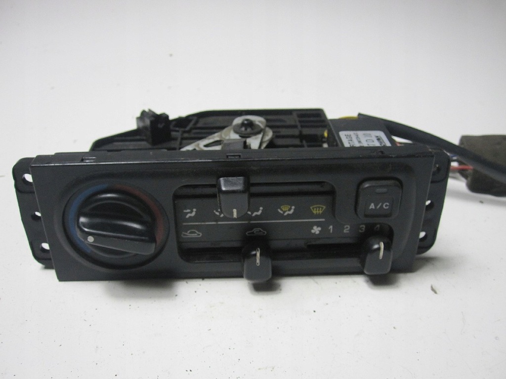 фото №1, Панель кондиционера kia sportage 1998r