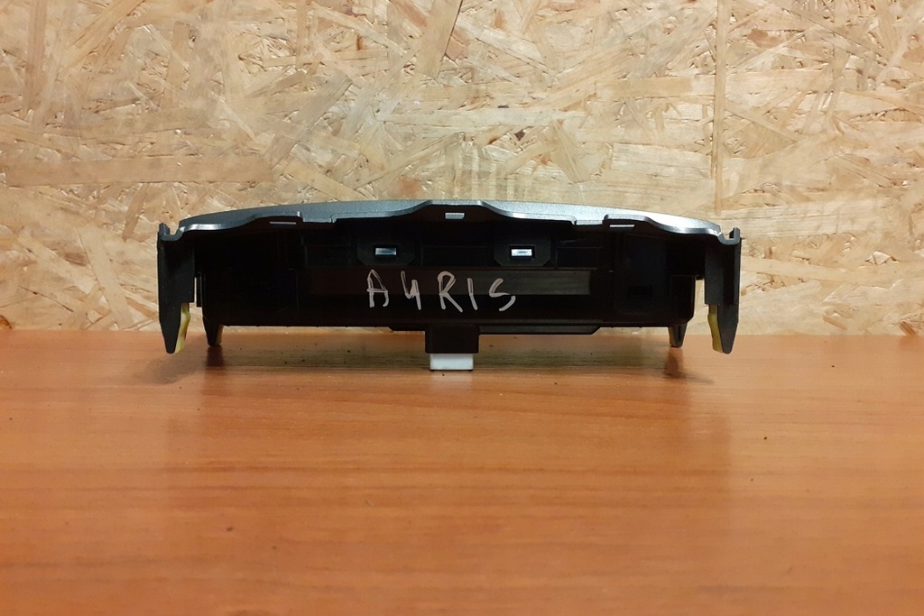 фото №10, Панель управление кондиционера toyota auris _e15_ 5590002220b 2008