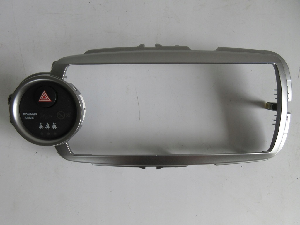 фото №1, Yaris iii рамка радіо