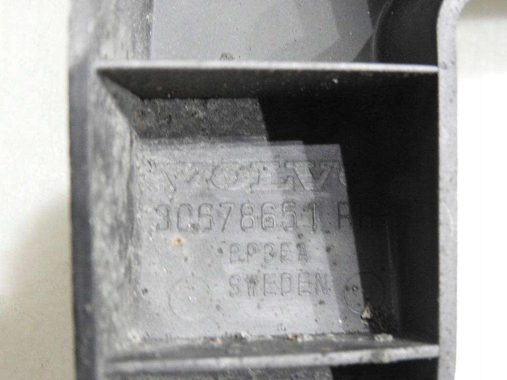 фото №9, Направляющая бампера правый задняя volvo v70 iii 30678651