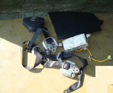 фото №1, Toyota corolla verso ii комплект подушек подушка