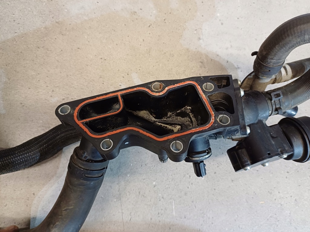 фото №7, Термостат шланги dacia dokker 1.2 tce nr. 110601073r комплект