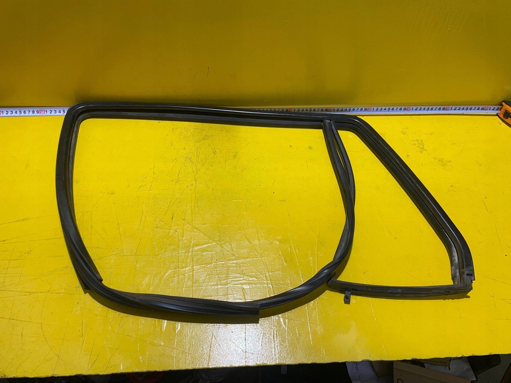 фото №5, Hyundai santa fe прокладка скло / двері лівий задня