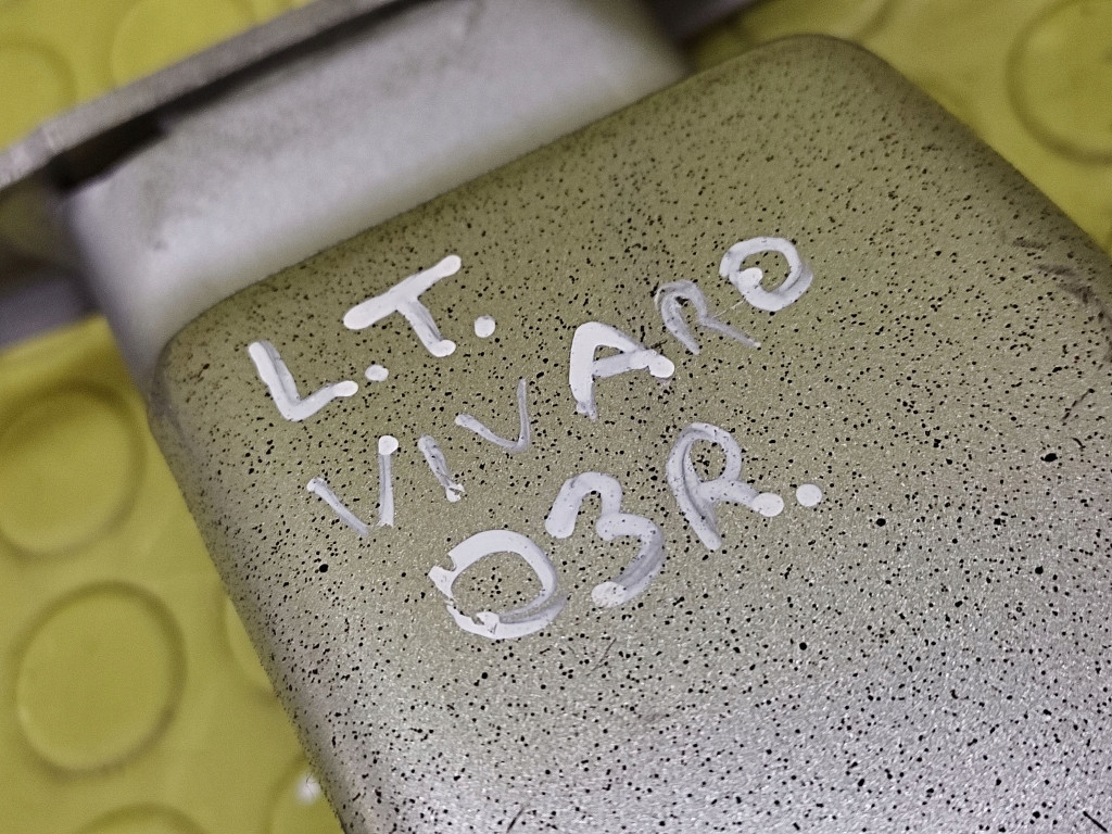 фото №7, Opel vivaro петля двері лівий задня