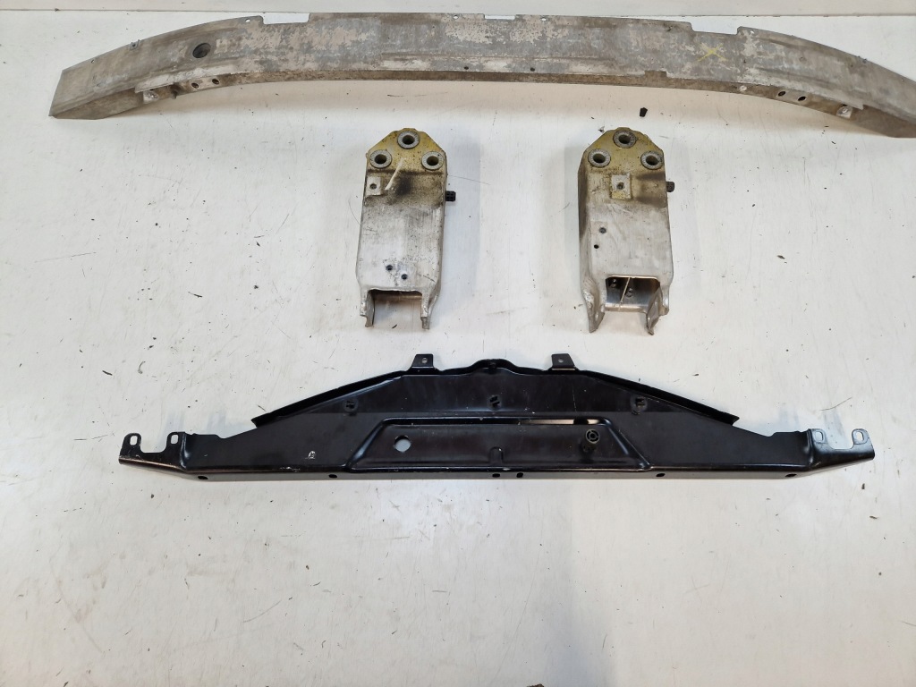 Bmw f10 v 5 балка передняя усилитель перед ремень верхний кронштейн  511647200689 Недорого