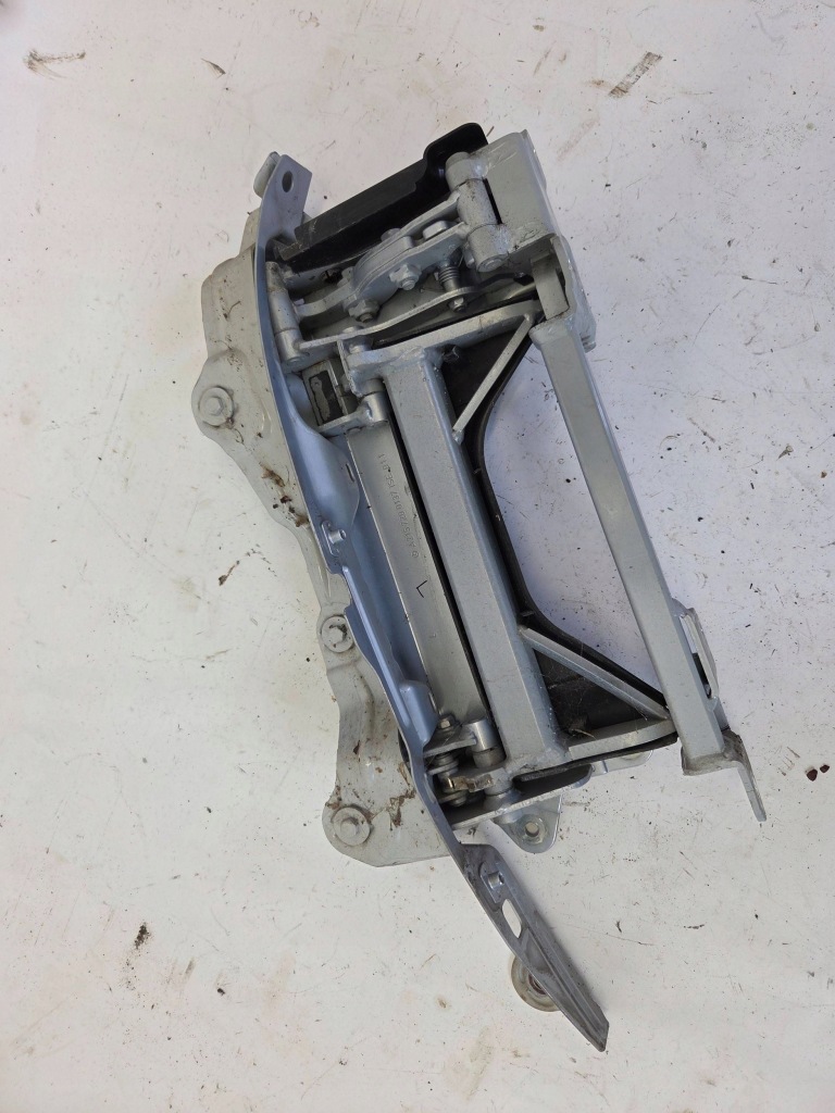 Купити Петля двері лівий mercedes cl w215 колір 347u a2157200137