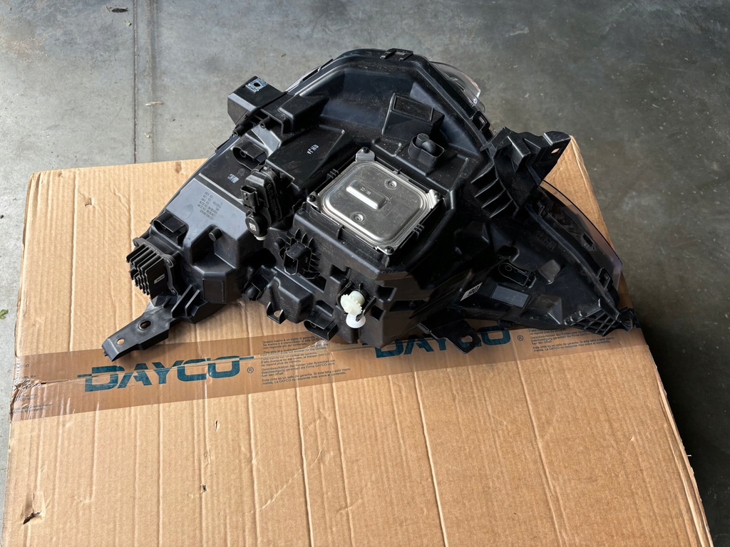 фото №7, Лампа передняя правая led renault arkana 260107780