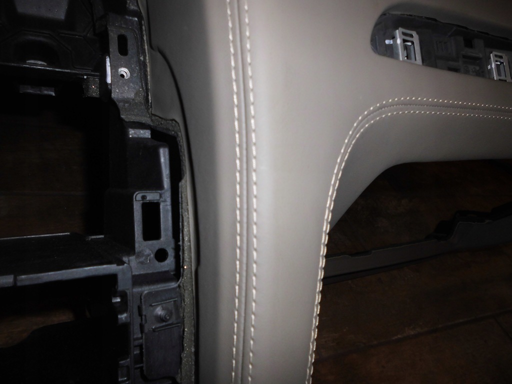 фото №4, Audi q7 4l lift консоль + 2 x подушка безпеки + 2 x pas