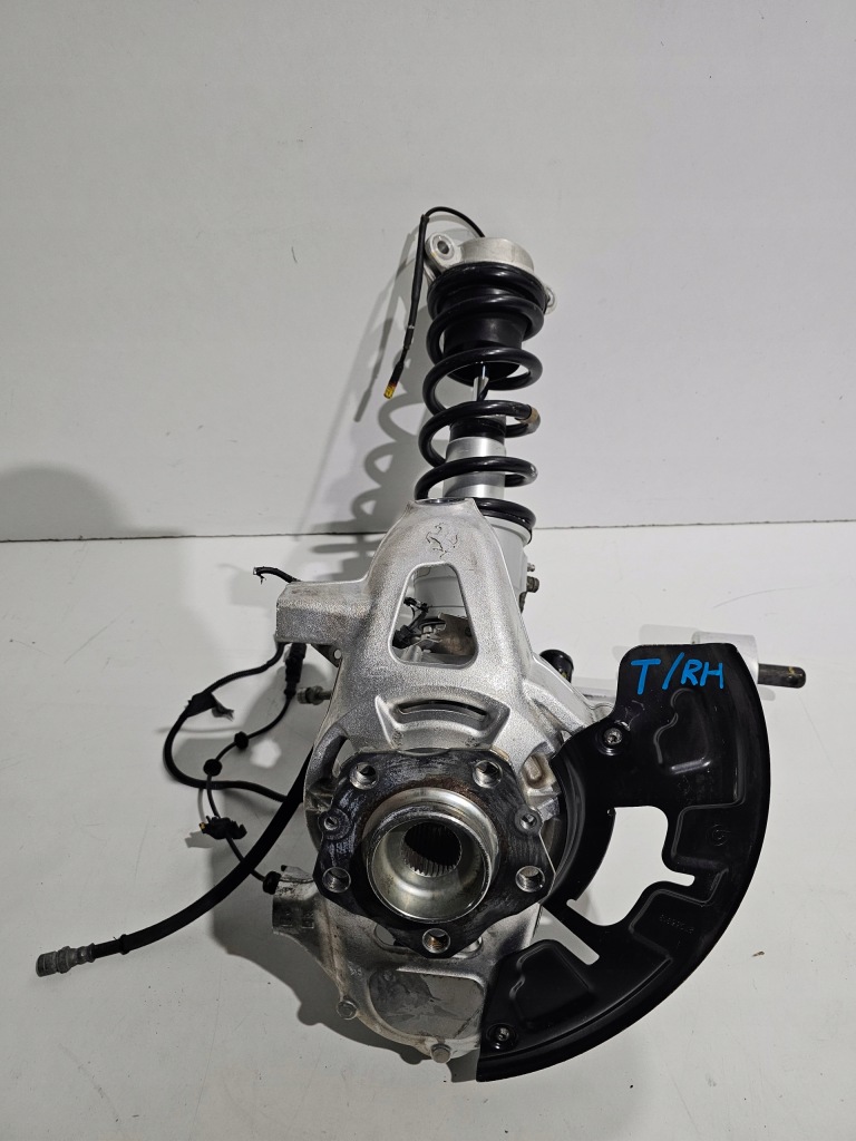 фото №1, Ferrari sf90 stradale f173 поворотный кулак правый перед 343013