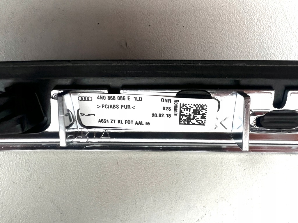 фото №15, Декоры накладки декоративные дверь audi a8 s8 d5 4n long black piano 4n4867086 1lq