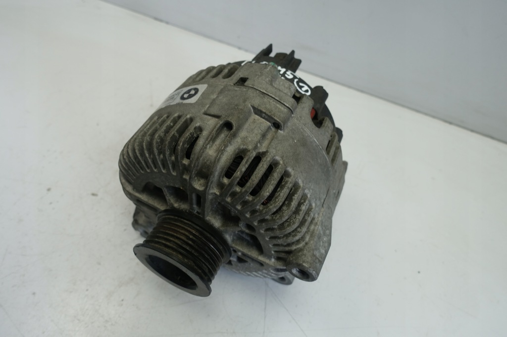 Купити Bmw e60 m5 5.0 v10 генератор 7836592 valeo оригінал