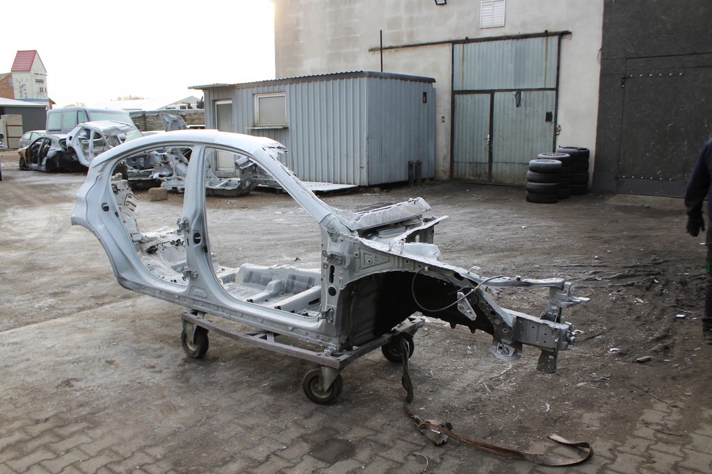 фото №1, Lexus es vii четверть правая порог