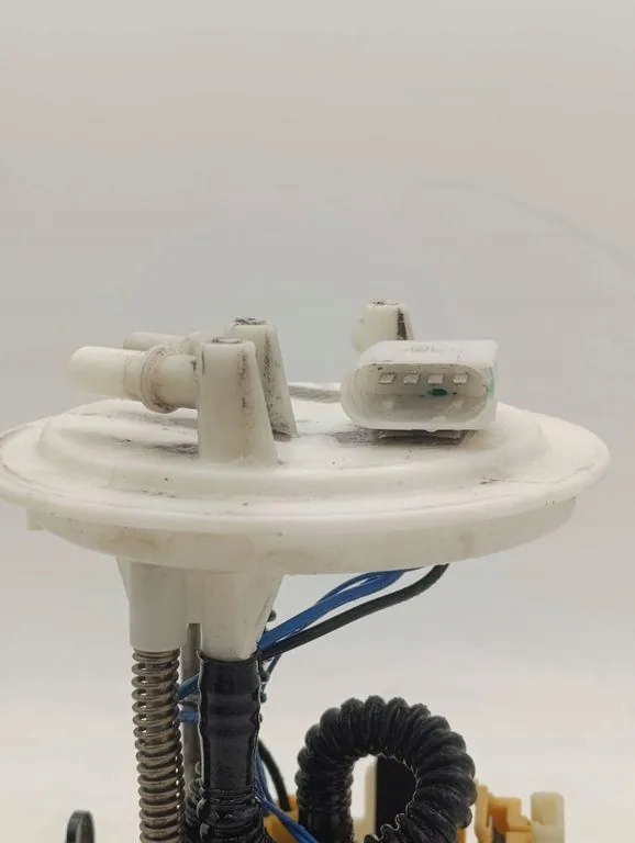 Насос бака топлива mercedes-benz vito / mixto фургон w639 013516983 2.2l Недорого