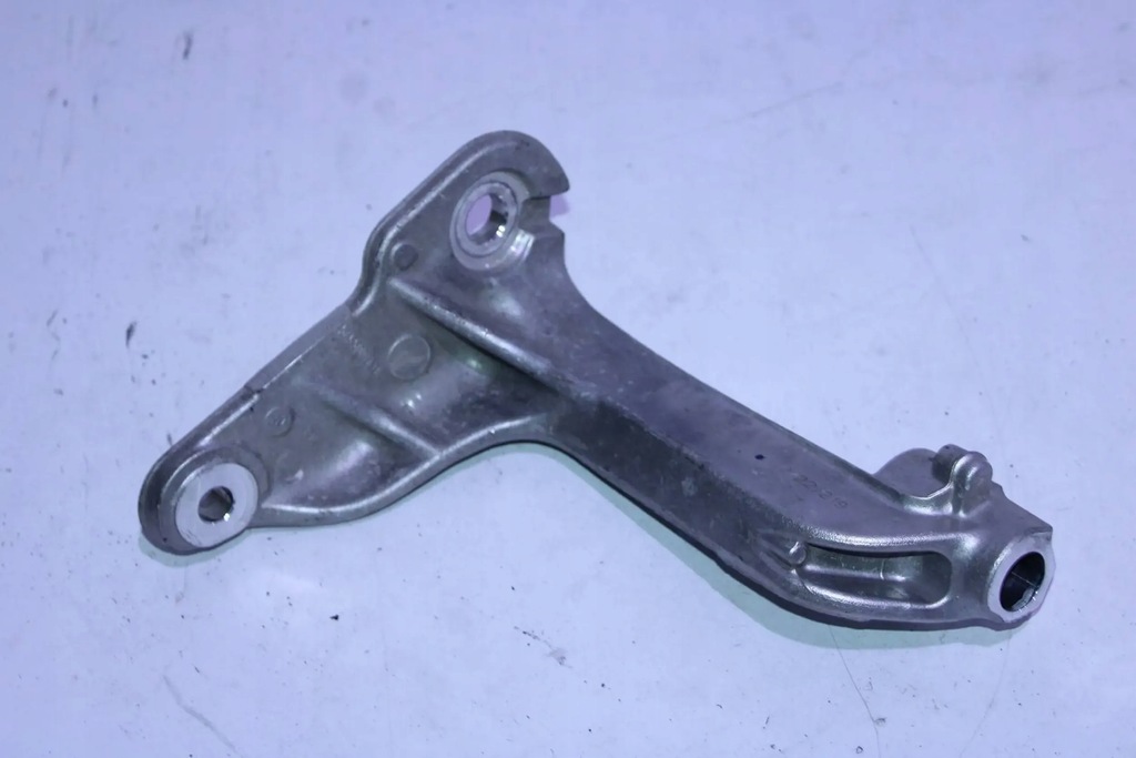 фото №1, Кронштейн кронштейн подрамник правое renault captur ii