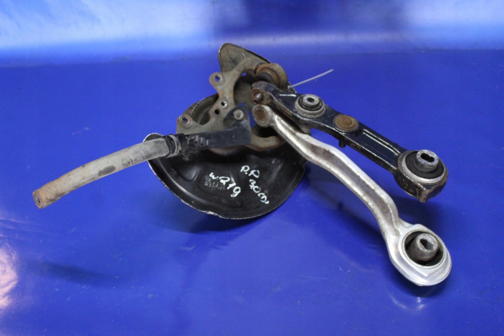 Купить Поворотный кулак рычаг перед правый mercedes w219