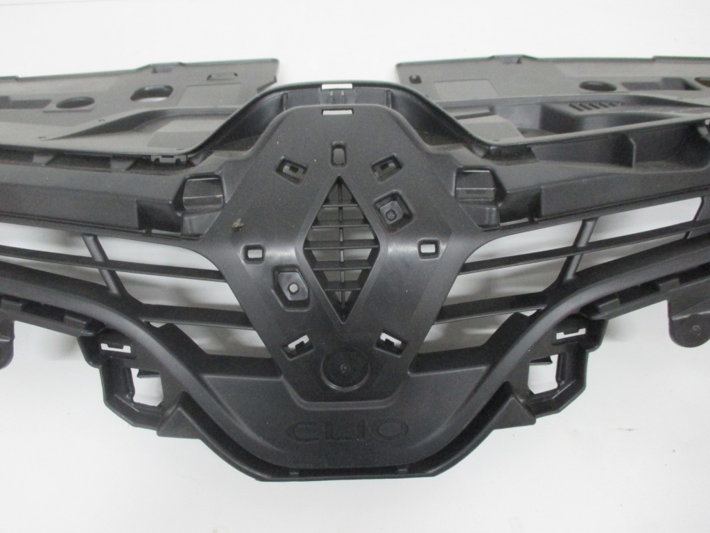 Решітка  решітка радіатора renault clio iv 622563184r Доставка