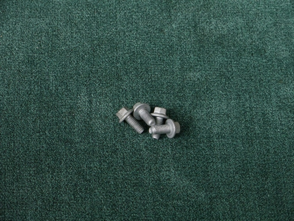 фото №3, Кронштейн болти aston martin dbs 2007-2012r