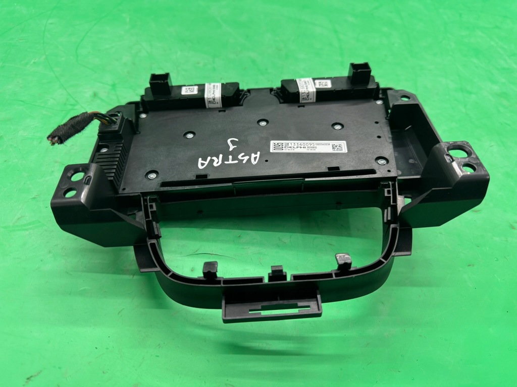 Купити Панель керування навігація радіо cd 13360095 opel astra j iv 09- navi 900