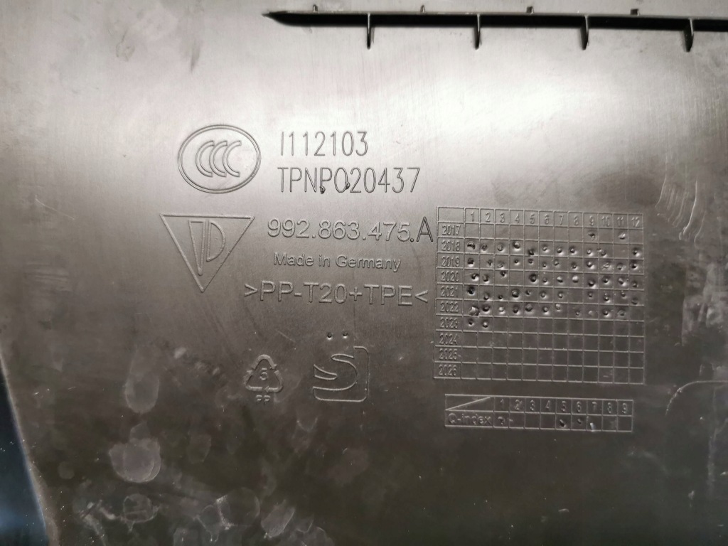 Porsche 911 992 19- верхний накладка поперечина накладка замка перед 992863475a с Разборки